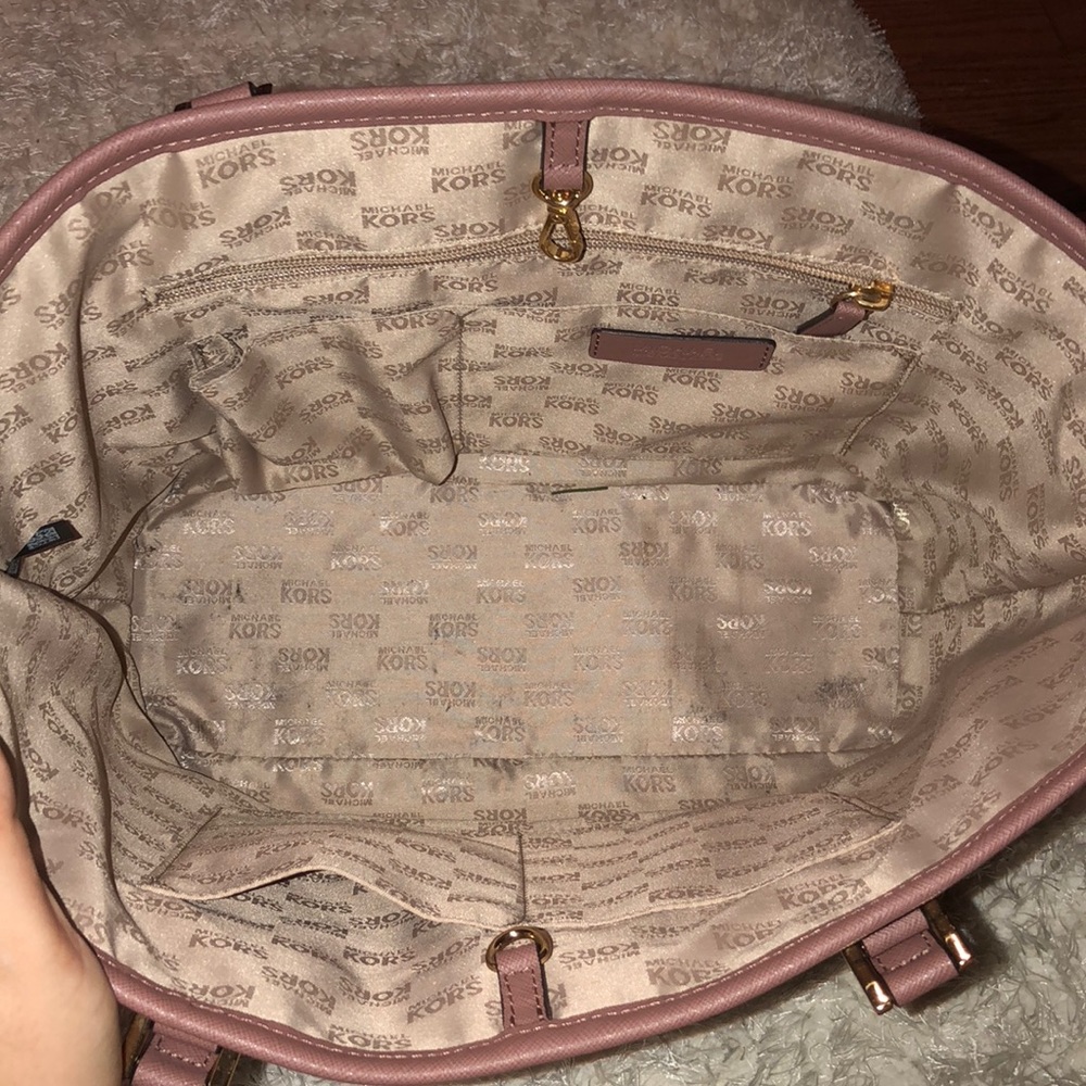 Dusty rose Michael Kors purse & wallet - Picture 3 of 8